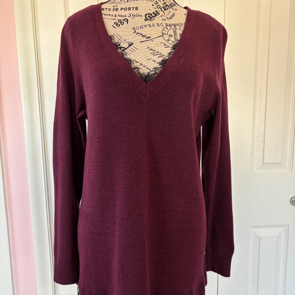 Torrid Sweater v-neck lace trim burgundy size 0